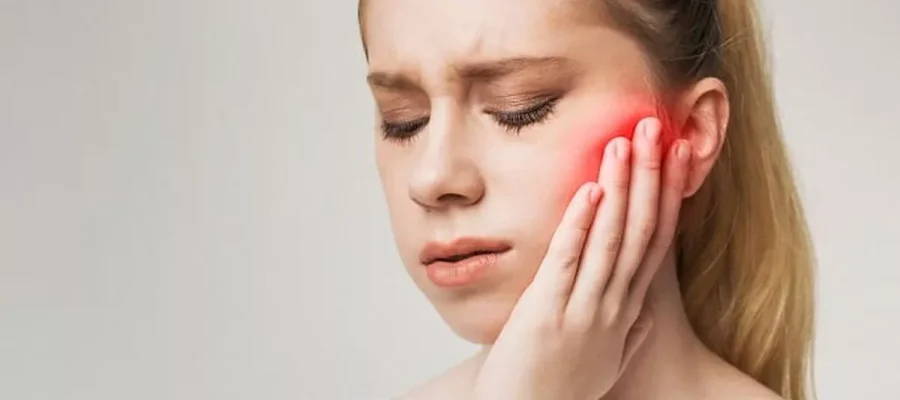 Çeneden Ses Gelmesi