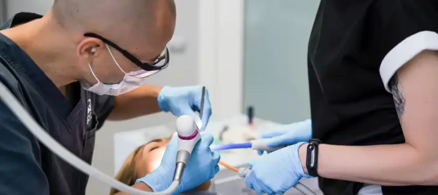 Ağız Kokusu Neden Olur?